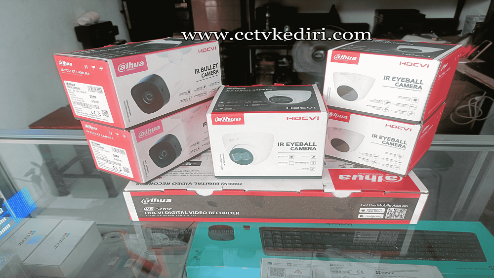 <p>Kamera CCTV ini sangat dibutuhkan untuk di jadikan alat keamanan maka dari itu kamera sangat bermanfaat untuk anda dan orang-orang yang berada disekitar anda, anda bisa membeli kamera dengan beberapa merk lainnya, kamera akan menemani aktivitas anda di setiap harinya kamera berkualitas dan harga murah anda bisa dapatkan ditoko kami.</p>